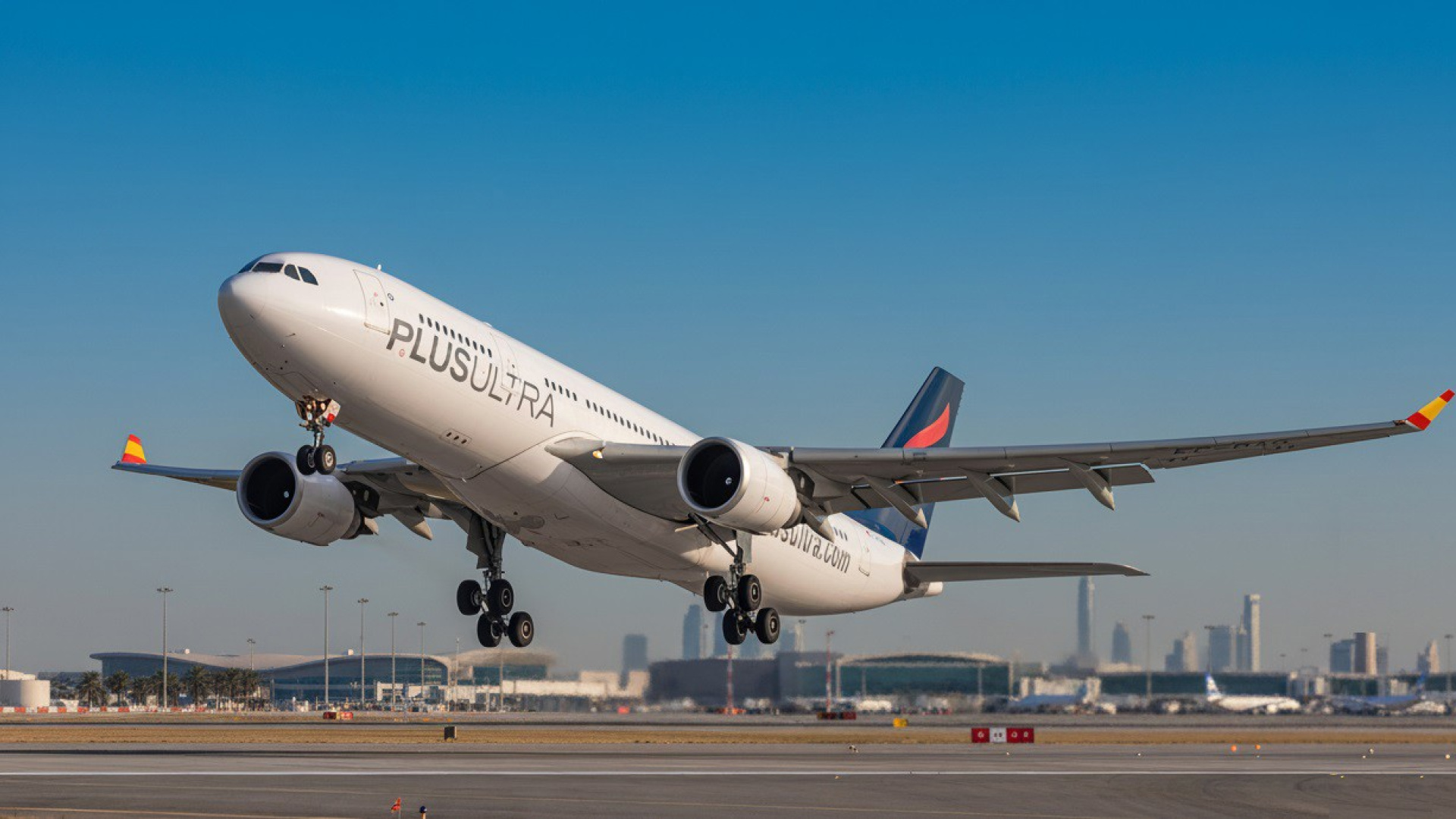 La Policía registra la aerolínea Plus Ultra en una investigación por presunto blanqueo de capitales